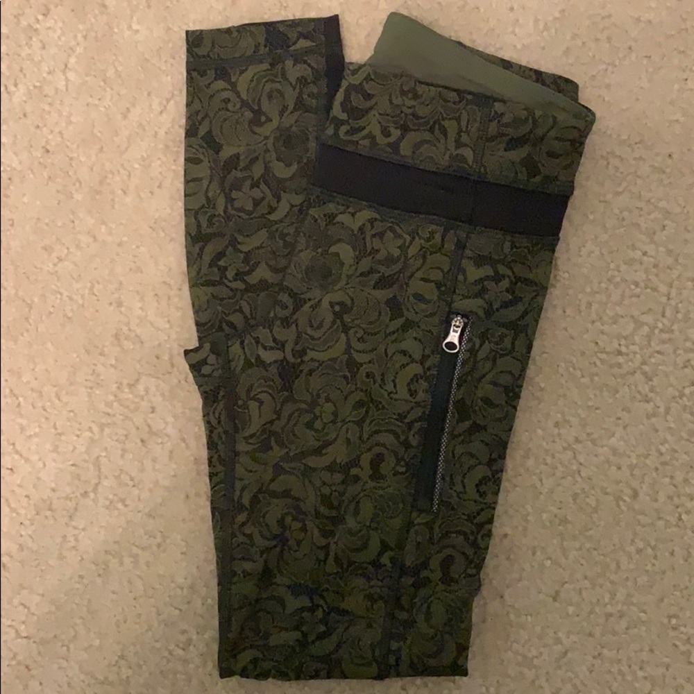 Lululemon five pocket running tight